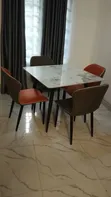 Modern 4-Seater Marble Dining Table Set tare da Black Metal Legs - 2
