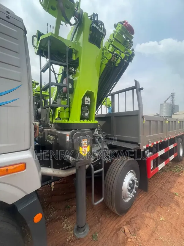 Sabon 20 Tons Zoomlion Hiab Selfloader Truck - 1