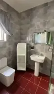 Gidan Alatu mai Dakuna 5 da BQ a Ikoyi - 5