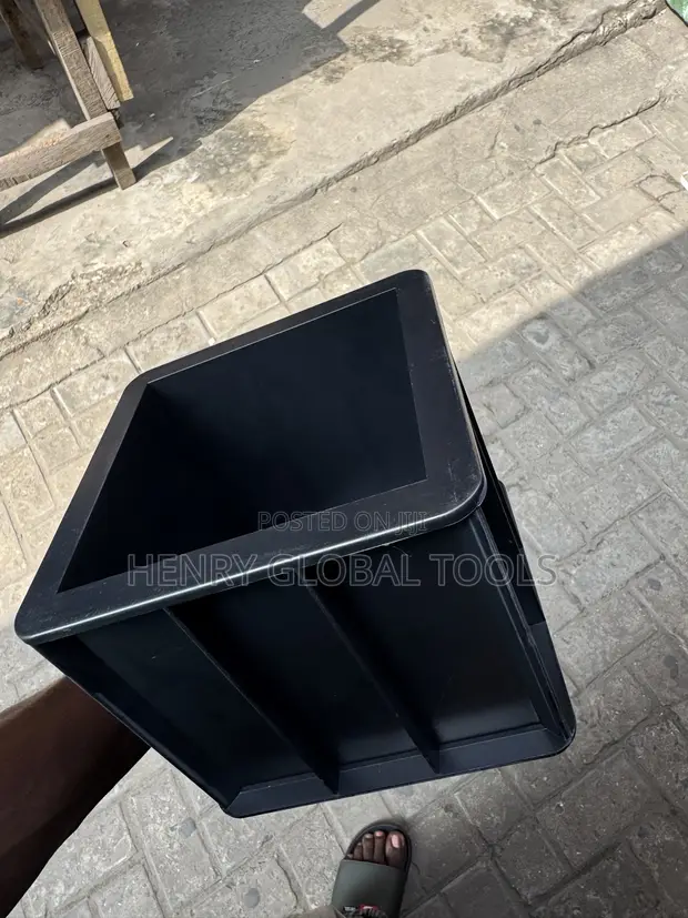 Heavy Duty Plastic Concrete Cube Mould - 1