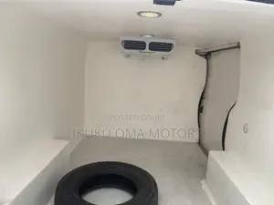 Opel Vivaro 2013 Van Mai Sanyin Fata