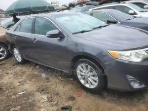 2013 Toyota Camry XLE Sedan