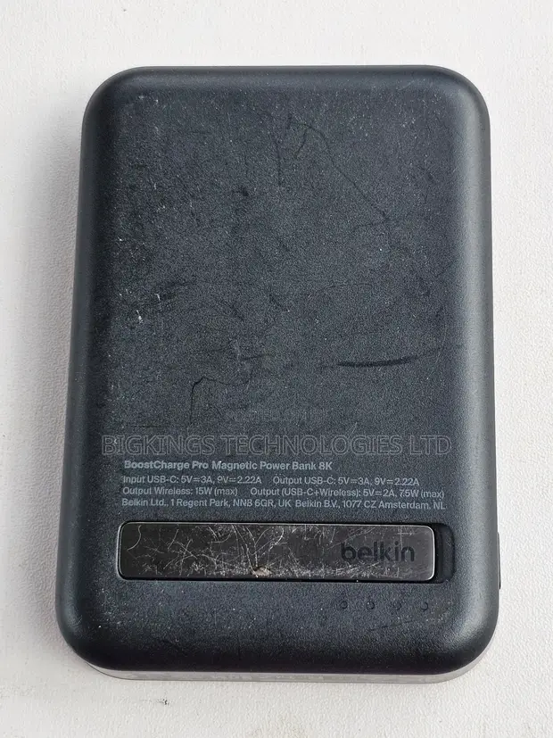 Belkin BoostCharge Pro Magnetic 10,000mAh Power Bank - 1
