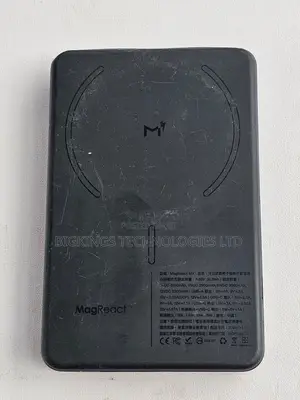 Uvolt 10,000mAh Magnetic Wireless Power Bank - Black