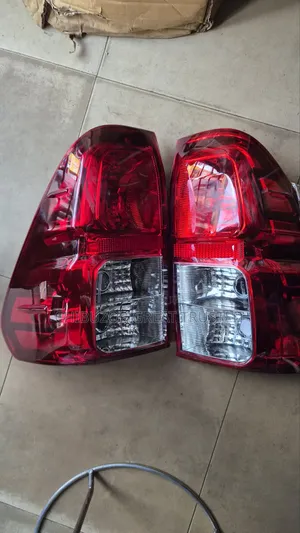 Sabon Fitilar Baya na Toyota Hilux (2015-2019)