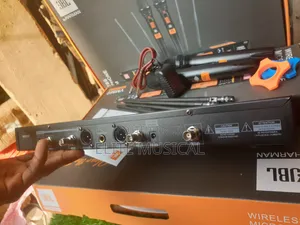 JBL VM860 Dual UHF Wireless Microphone System
