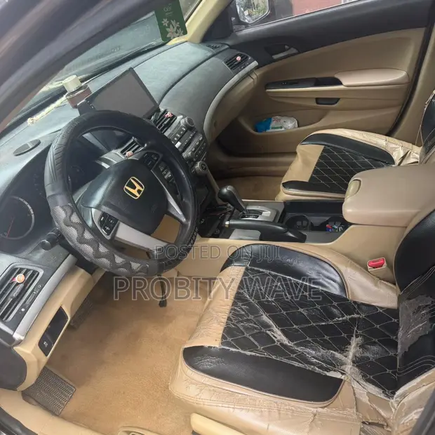 Honda Accord 2012 Grey - 1