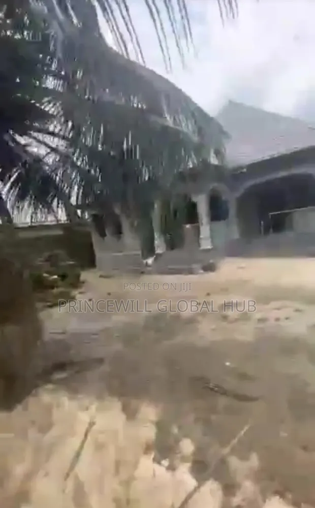 Furnished 3-Bedroom Bungalow for Sale in Warri - 1