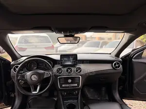Mercedes-Benz GLA 250 2017 Black