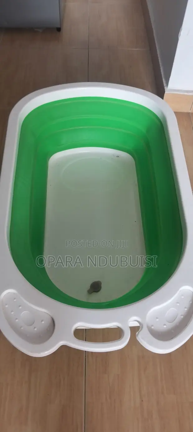 Baby Foldable Bath Tub - Unique Brand - 1
