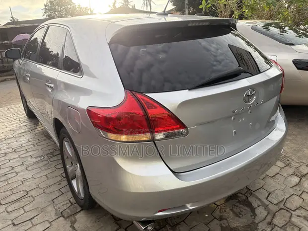 2010 Toyota Venza XLE Foreign Used - 1