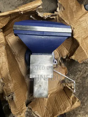 Heavy-Duty Swivel Base Bench Vise 12"