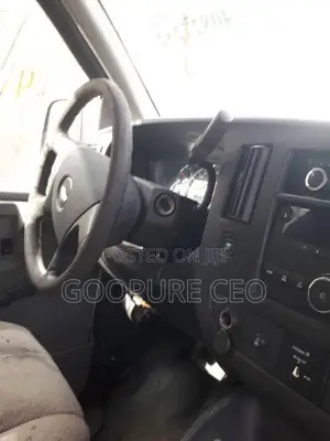 Chevrolet Express 2500 Van 2012 White