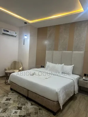 Ayyukan Hotel: Mai Wanke Gida & Ma'aikacin Amfani