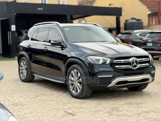 Mercedes-Benz GLE 450 4MATIC 2022 Black - 1