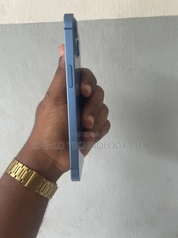 Apple iPhone 13 128GB Blue - 1