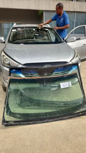 Hyundai Tucson 2012 Gilashin Gaba