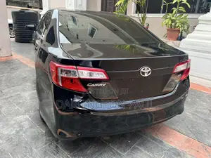 2014 Toyota Camry LE 2.5L Sedan - Wadda Aka Shigo Da Shi
