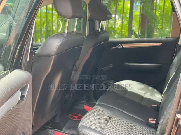 Mercedes-Benz A-Class 2010 Black - 1