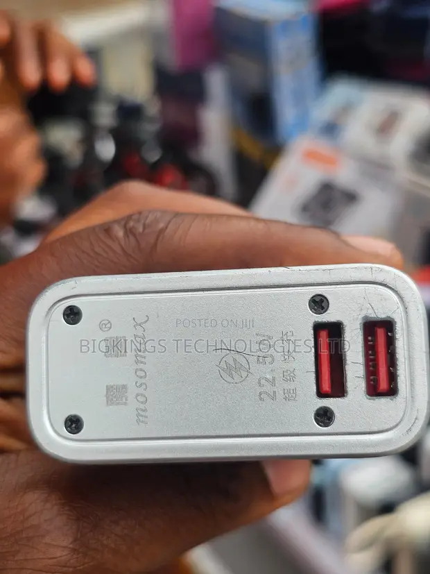 Mosomax 22.5W Fast-Charging Portable Power Bank - 1