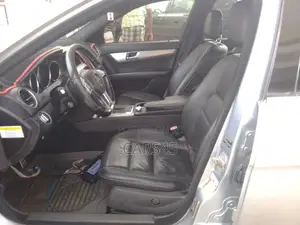 Mercedes-Benz C300 2013 Blue