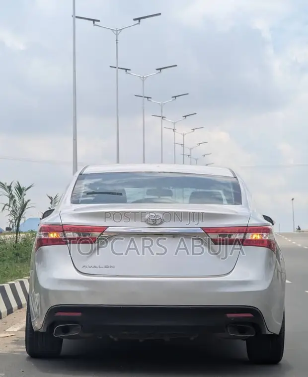 Toyota Avalon 2013 Silver - 1