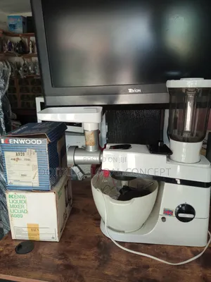 Kenwood Mixer with Blender and Grinder (UK Used)