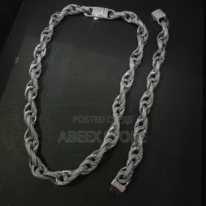 Original Zirconia Twist Chain Necklace