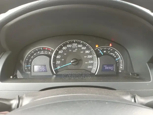 Toyota Camry 2013 Silver - 1