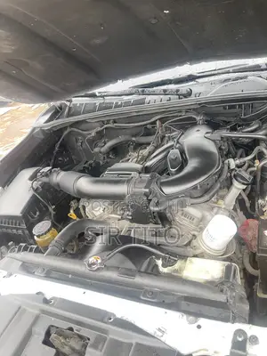 Toyota Hilux Revo Double Cab Petrol 2.7 RWD Farar 2020