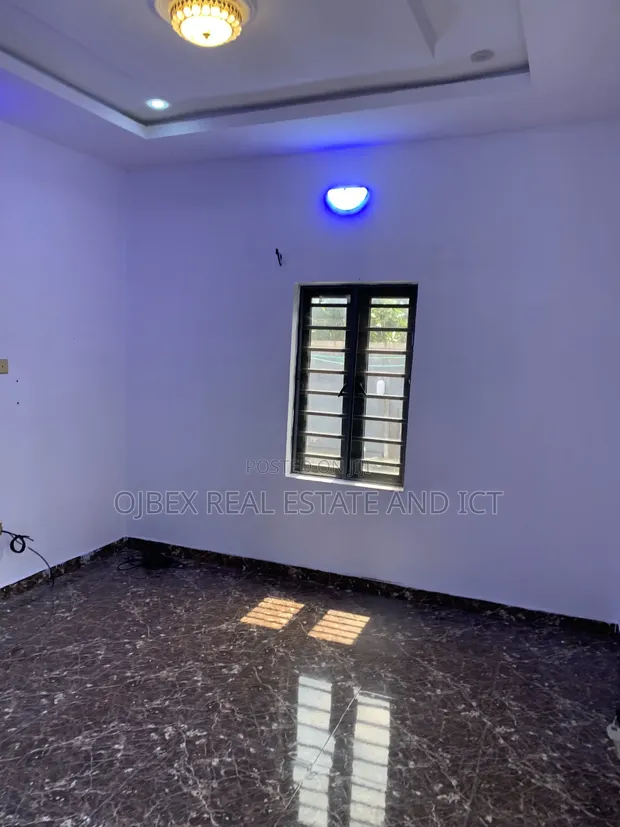 Mini Flat Mai Cikakken Kayan Aiki don Hayarwa a Abijo GRA, Ajah - 1
