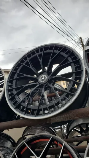 Kafofin Mercedes-Benz 20-Rim