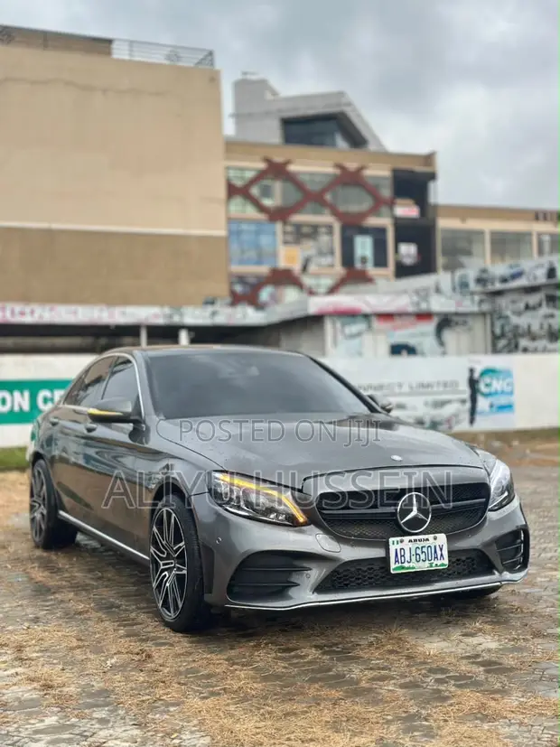 Mercedes-Benz C300 2016 Grey - 1