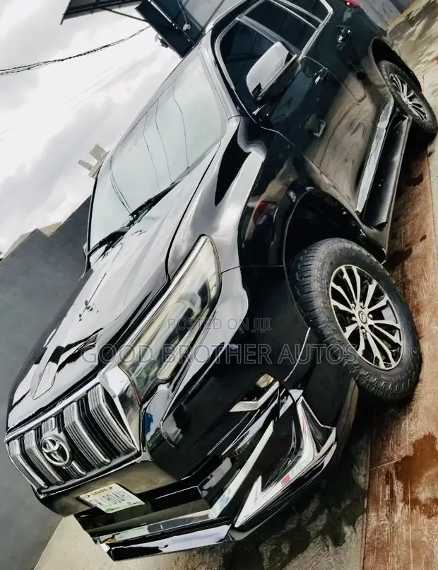 Toyota Land Cruiser Prado 2023 Black - 1