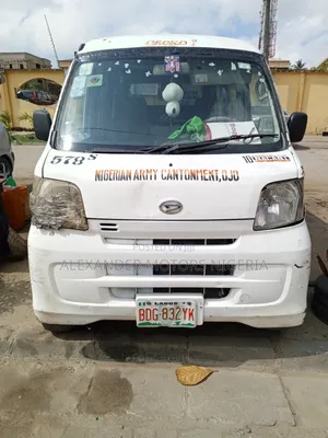 2005 Daihatsu Hijet Shuttle Bus