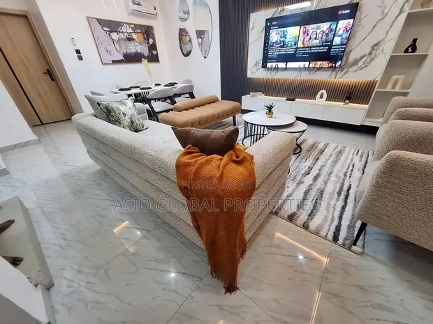 4-Bedroom Luxury Shortlet with Gym & Pool at VGC - 1