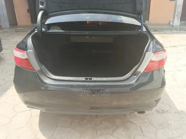 Toyota Camry 2015 Blue - 1
