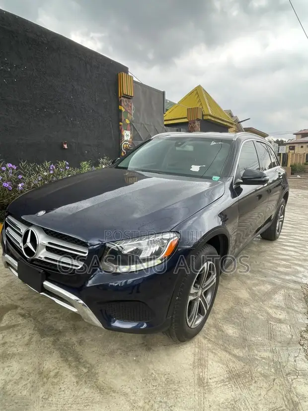 2016 Mercedes-Benz GLC 300 - 1