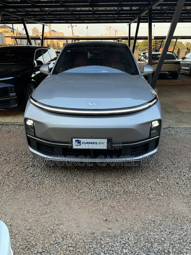 Li Auto L9 1.5 Hybrid AWD 2025 Ja - 1