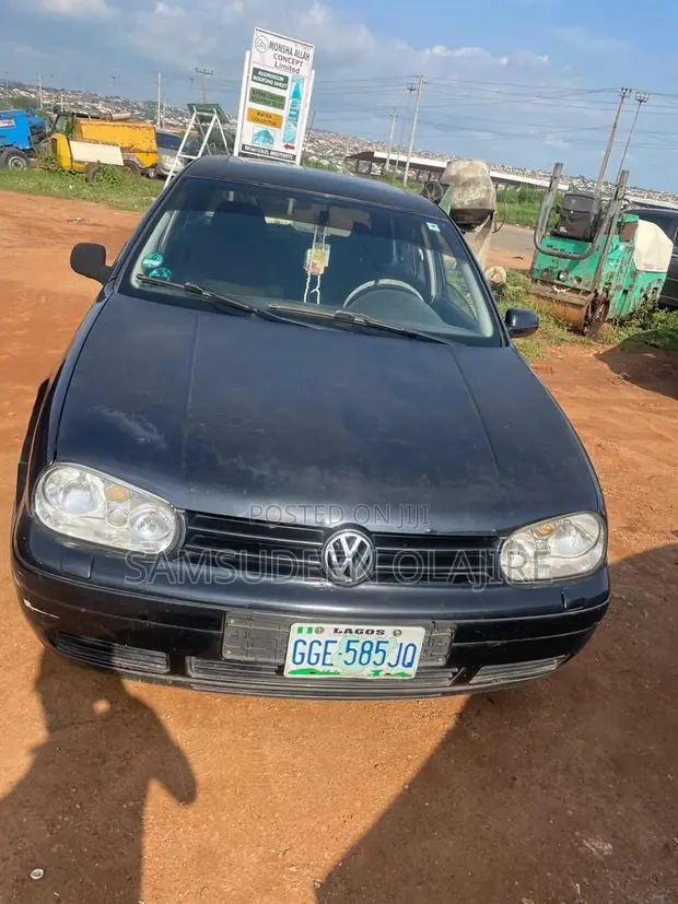 Volkswagen Golf 2004 Black - 1
