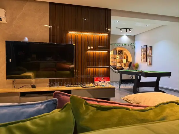 2 Bedroom Luxury Apartment with Pool & Gym | Lekki Phase 1 - 1