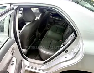 Toyota Corolla 2010 Silver