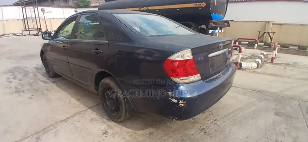 Toyota Camry 2004 Blue - 1