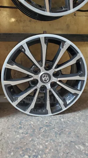 Gugun 17-Inch na Toyota Palado