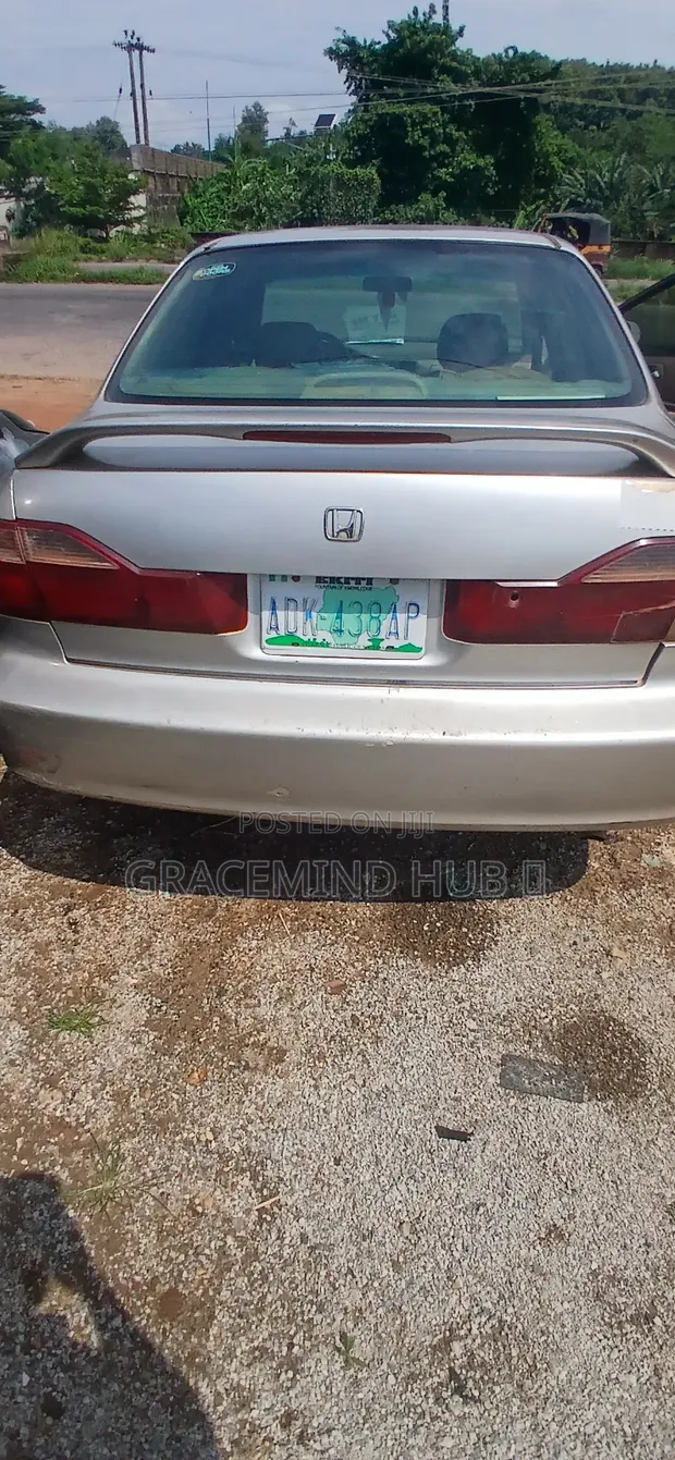 Honda Accord 1999 Silver - 1