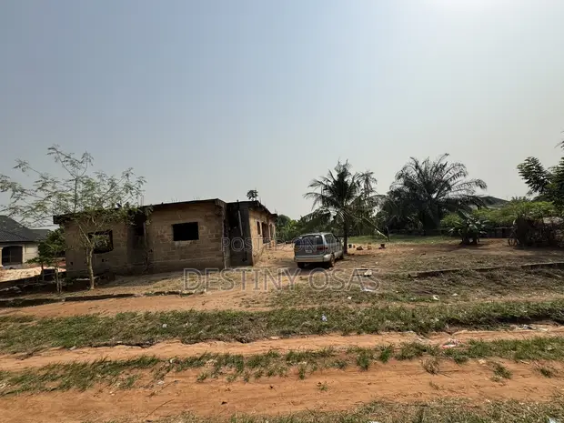 Gidaje 3 masu dakuna (Baturen Gini) a Benin City - 1