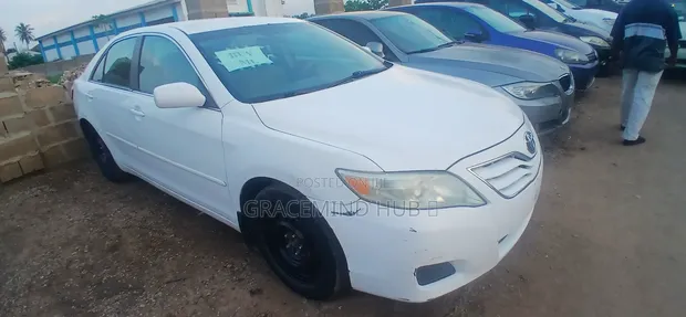 Toyota Camry 2008 White - 1
