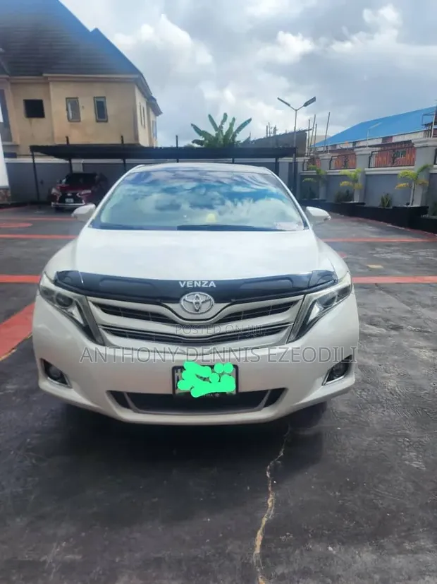 Toyota Venza Limited AWD V6 2013 White - 1