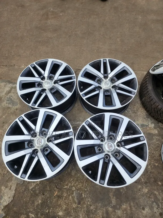 18-Inch Toyota Hilux, Prado, Tacoma Rim - 1