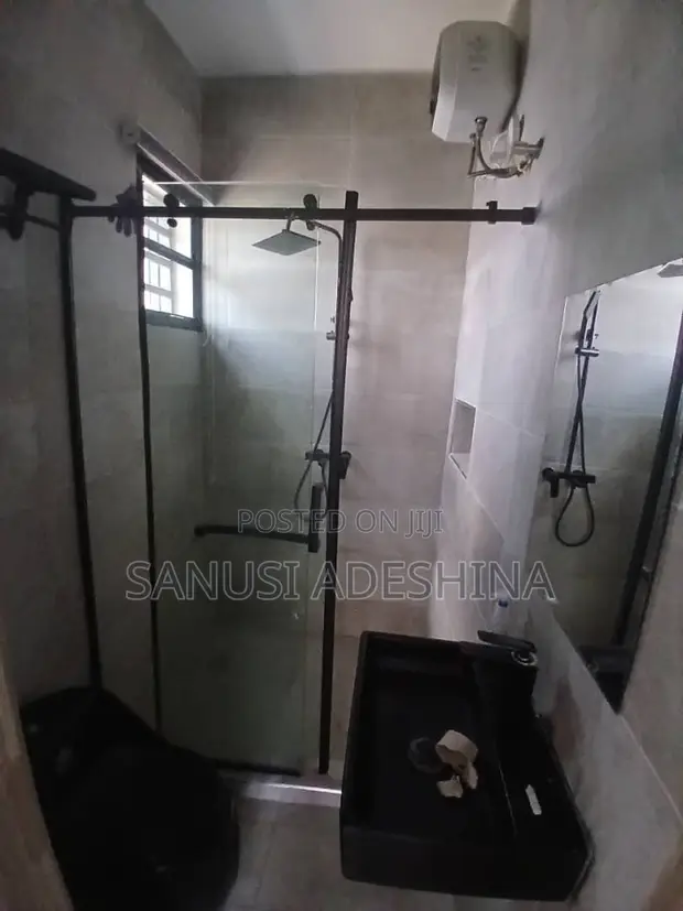 3 Bedroom Block na Flats don haya a Gwarimpa Estate, FCT - 1